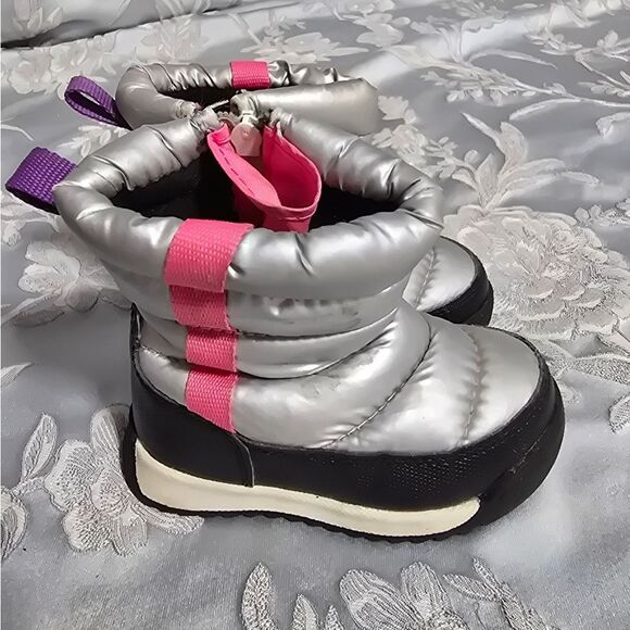 Toddler Girls size 7 Puffy Snow Boots Silver Pink Wonder Nation Zipper - Picture 1 of 7